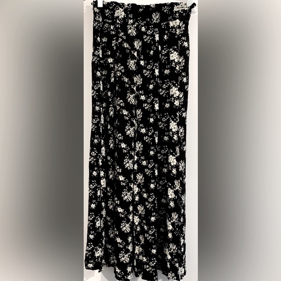 Excellent Condition, Lulus "Loves the Sun Black Floral Print Wide Leg Pant, Sz S - Picture 6 of 13